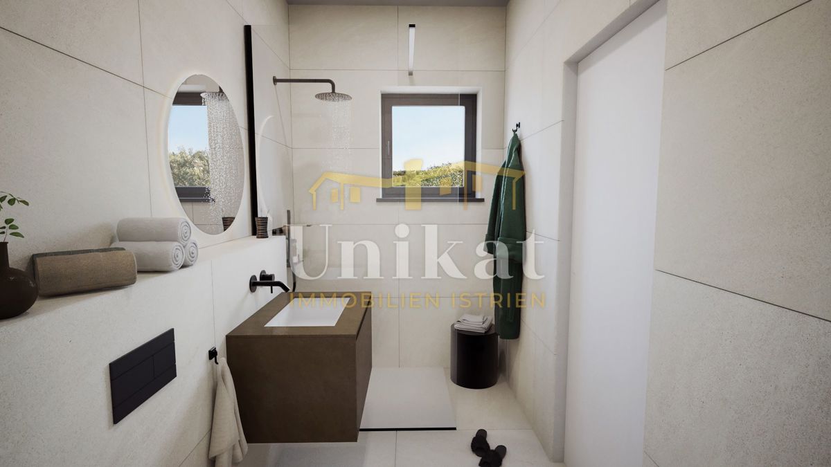 Novogradnja - dvojna hiša s bazenom 7 km od morja